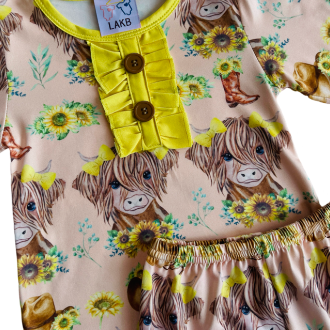 Sunny Highland Cow Flares Set